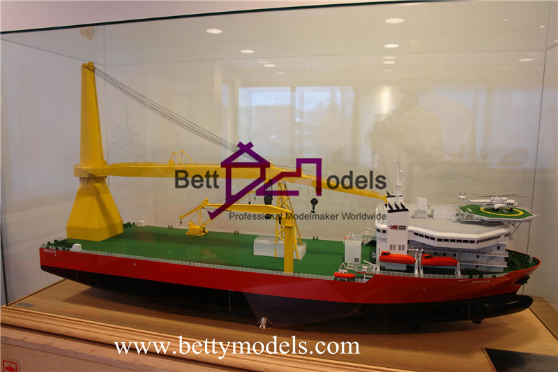 Modelos em escala de navios de trabalho na Coreia